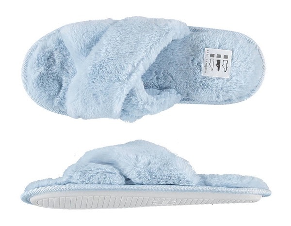 lichtblauwe fluffy slippers